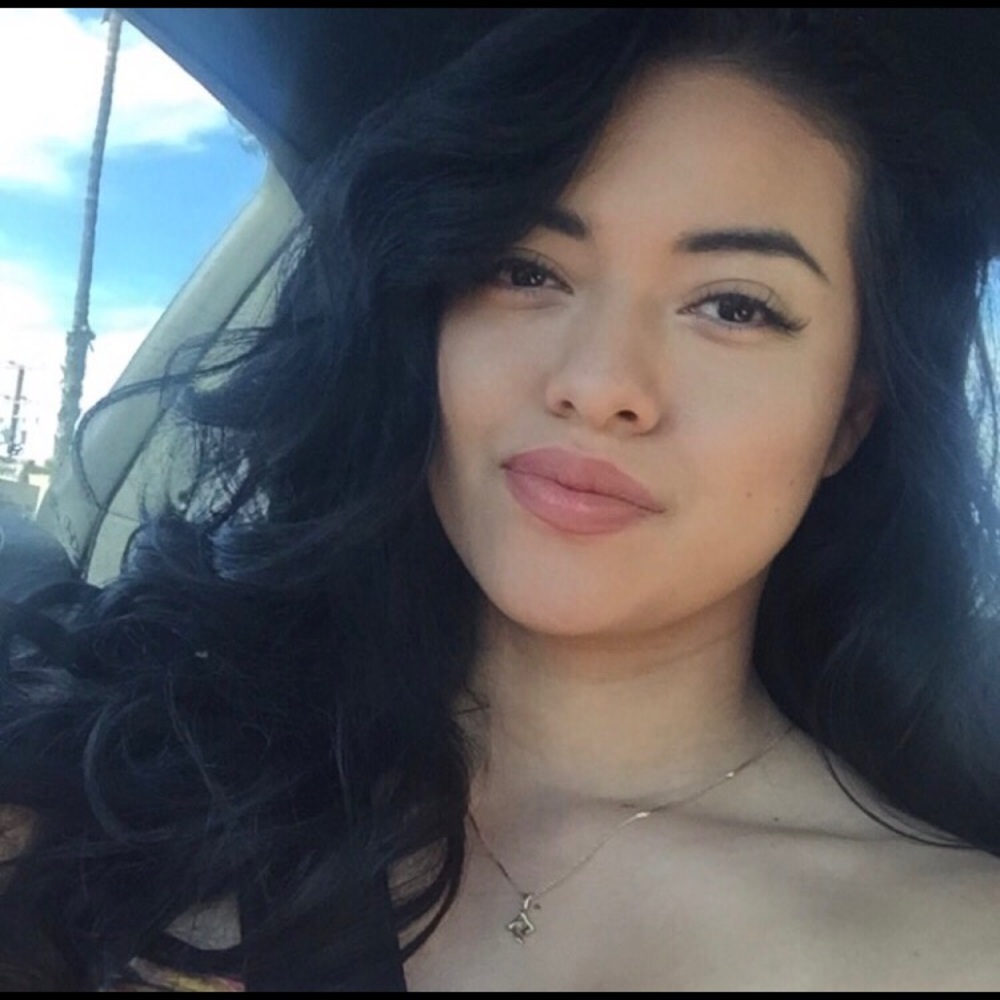 Meet your Posher, Nayra